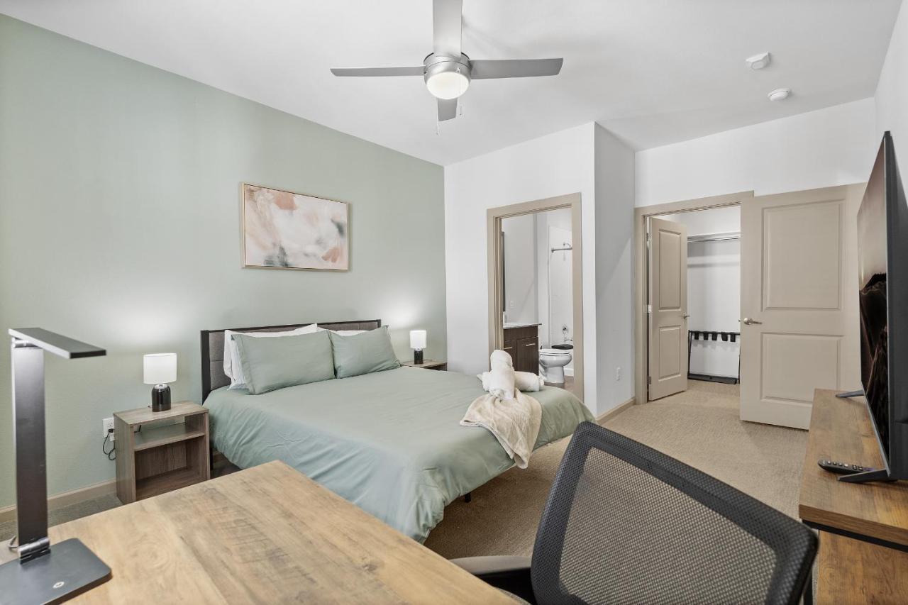 Luxe 3B/2B Getaway - Pool, Gym, Parking, Pet Wash Apartman Leander Kültér fotó