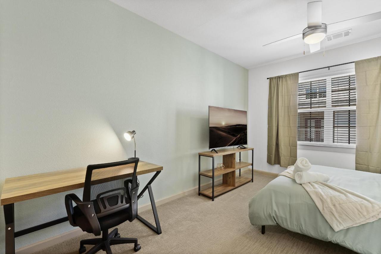 Luxe 3B/2B Getaway - Pool, Gym, Parking, Pet Wash Apartman Leander Kültér fotó