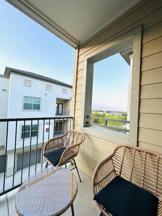 Luxe 3B/2B Getaway - Pool, Gym, Parking, Pet Wash Apartman Leander Kültér fotó