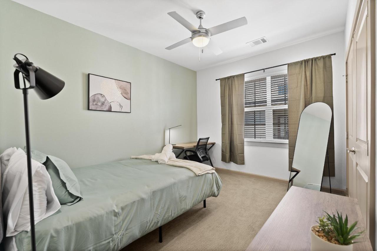Luxe 3B/2B Getaway - Pool, Gym, Parking, Pet Wash Apartman Leander Kültér fotó