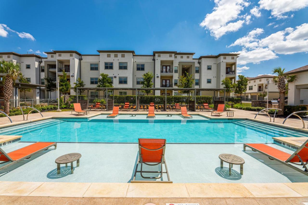 Luxe 3B/2B Getaway - Pool, Gym, Parking, Pet Wash Apartman Leander Kültér fotó