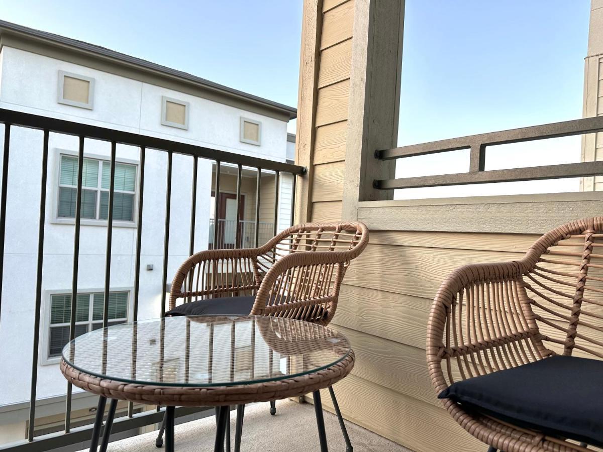 Luxe 3B/2B Getaway - Pool, Gym, Parking, Pet Wash Apartman Leander Kültér fotó