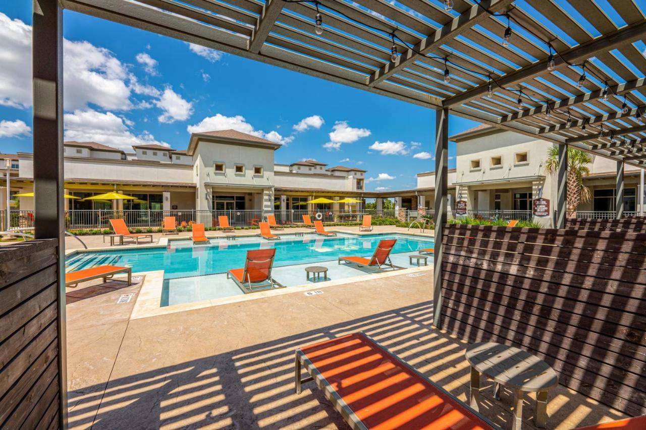Luxe 3B/2B Getaway - Pool, Gym, Parking, Pet Wash Apartman Leander Kültér fotó